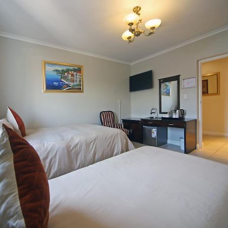 Savoy Lodge Cape Town Bagian luar foto