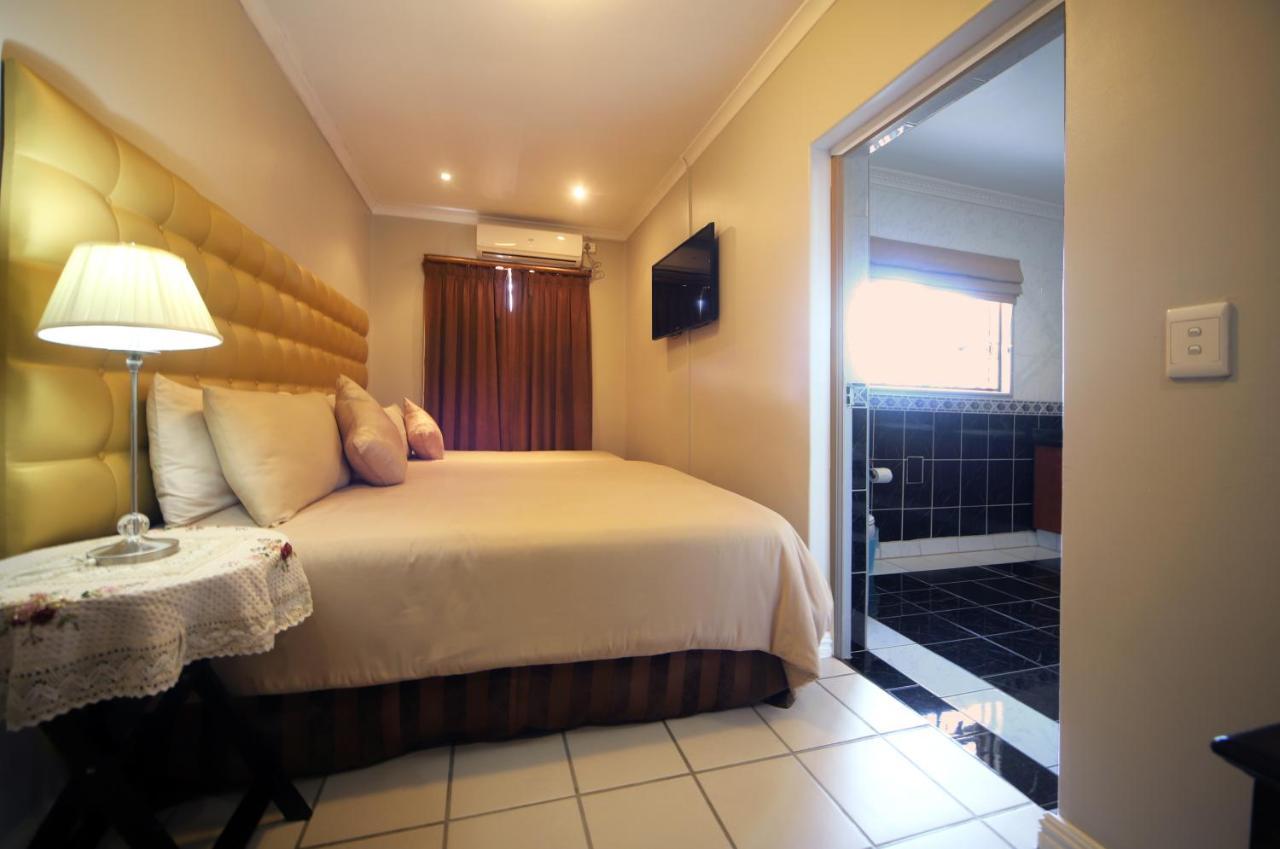 Savoy Lodge Cape Town Bagian luar foto