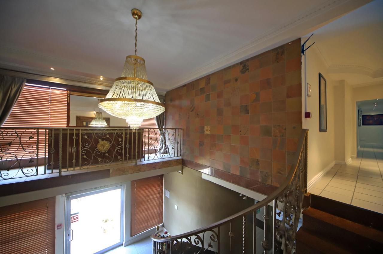Savoy Lodge Cape Town Bagian luar foto