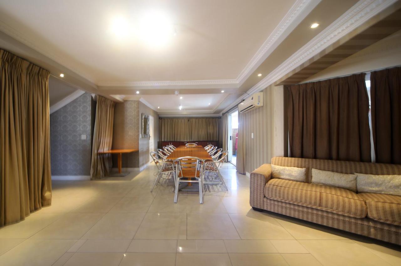 Savoy Lodge Cape Town Bagian luar foto